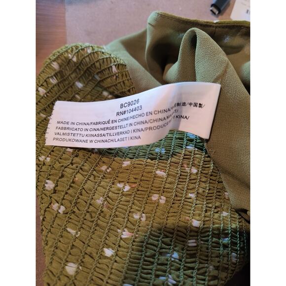 JOA just one answer Crop top size Medium floral olive green - Picture 5 of 6